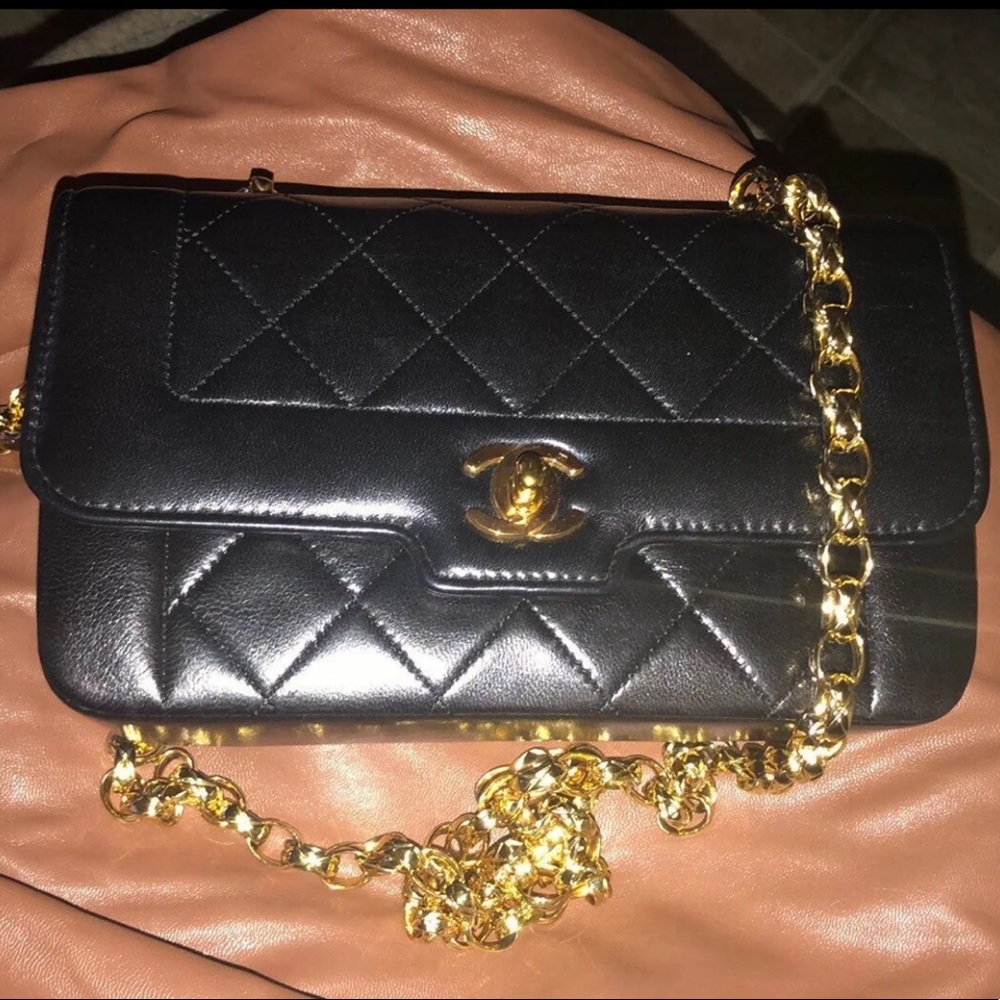 CHANEL Mini Diana (Pristine Condition)